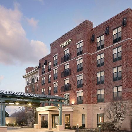 Отель Courtyard By Marriott Саратога-Спрингс Экстерьер фото